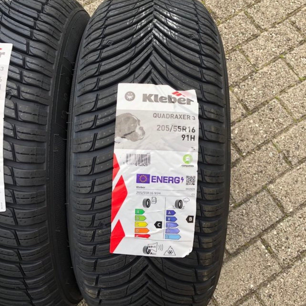 Kleber Quadraxer 3 205/55R16 - vista laterale