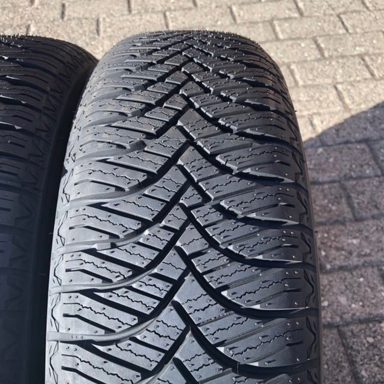 Battistrada Goodride Z-401 165/65R14 - dettaglio lamelle