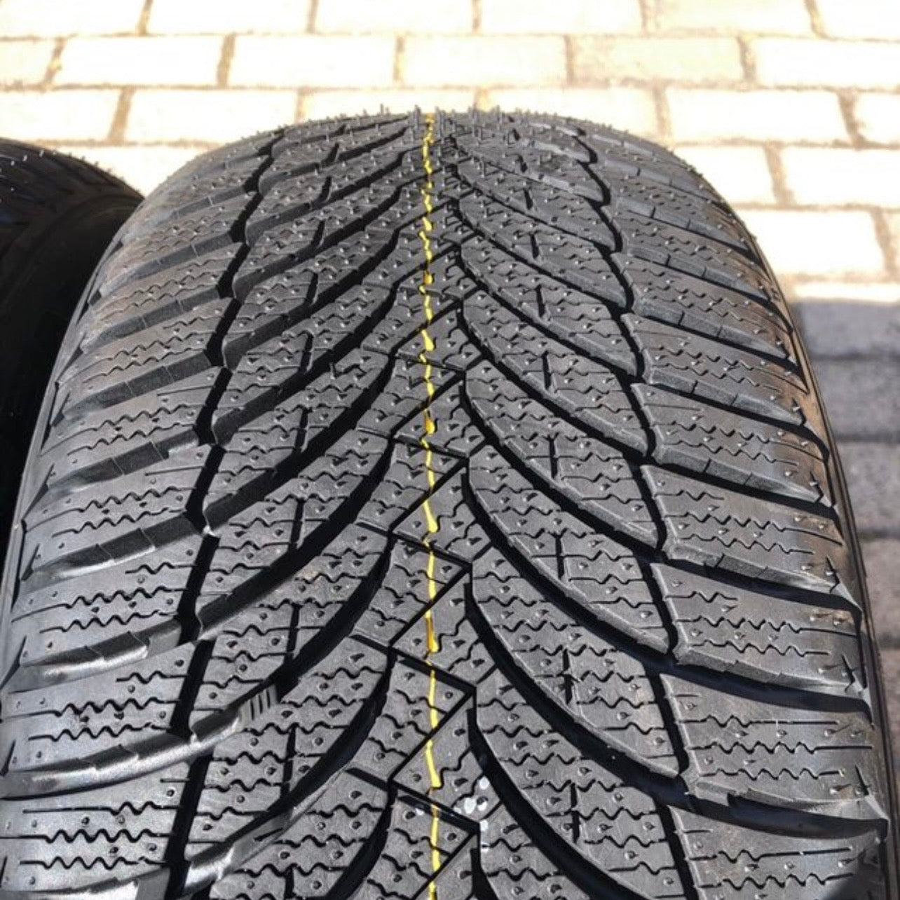 Battistrada Nexen Winguard Snow'G WH2 - vista ravvicinata