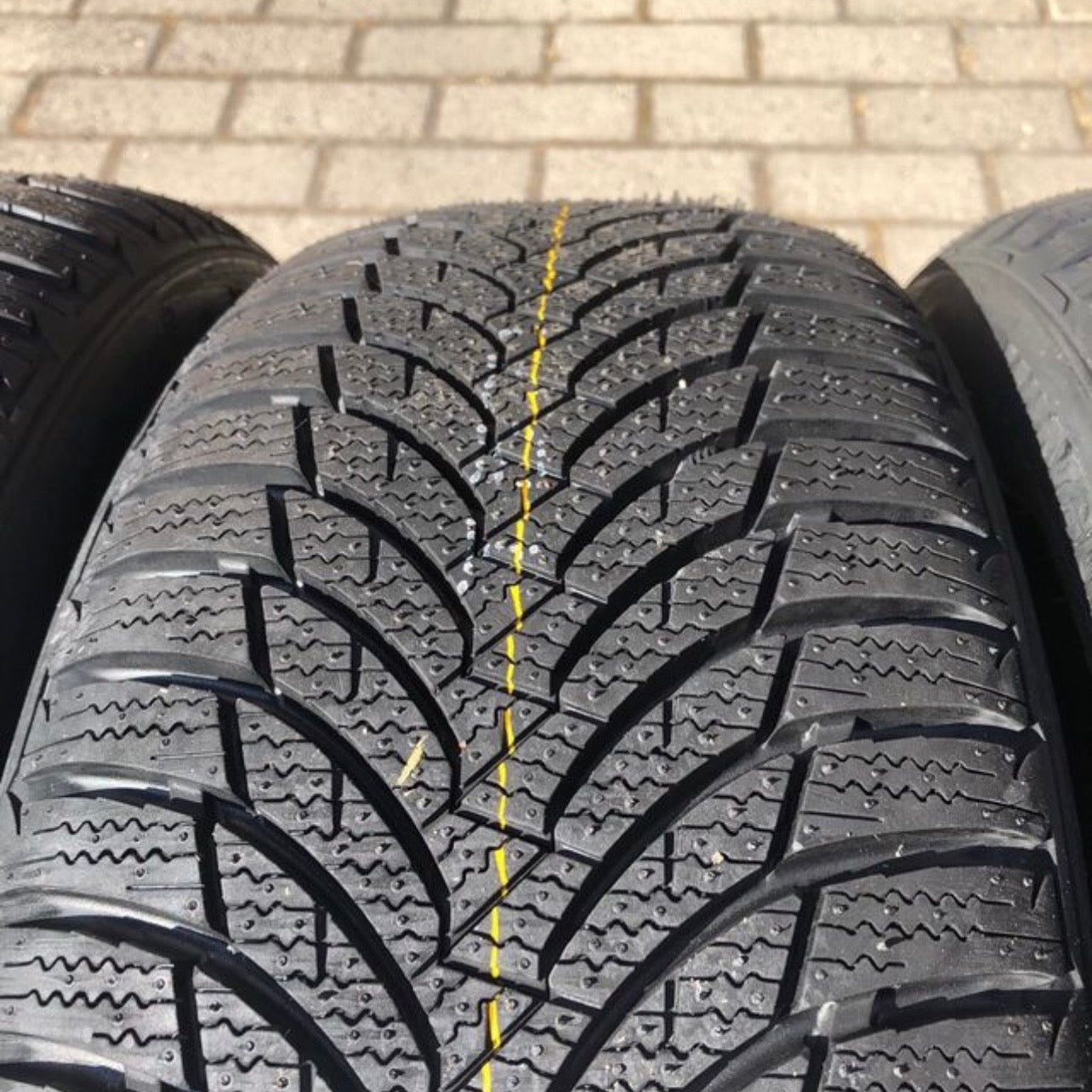 Etichetta Nexen Winguard Snow'G WH2 195/50R15 82H - EAN 8807622502309 classe D/C