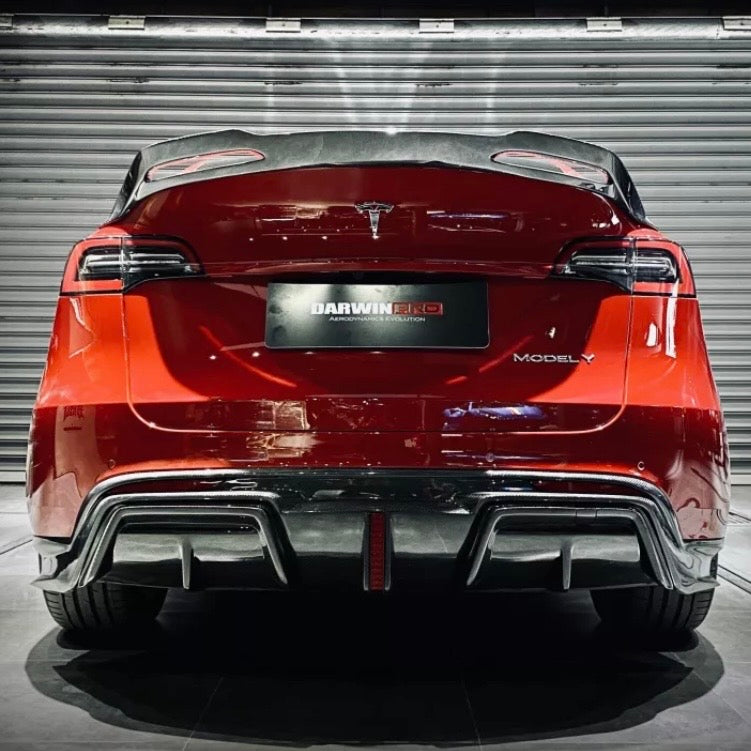 Spoiler in carbonio DarwinPro Tesla Model Y – vista posteriore con diffusore
