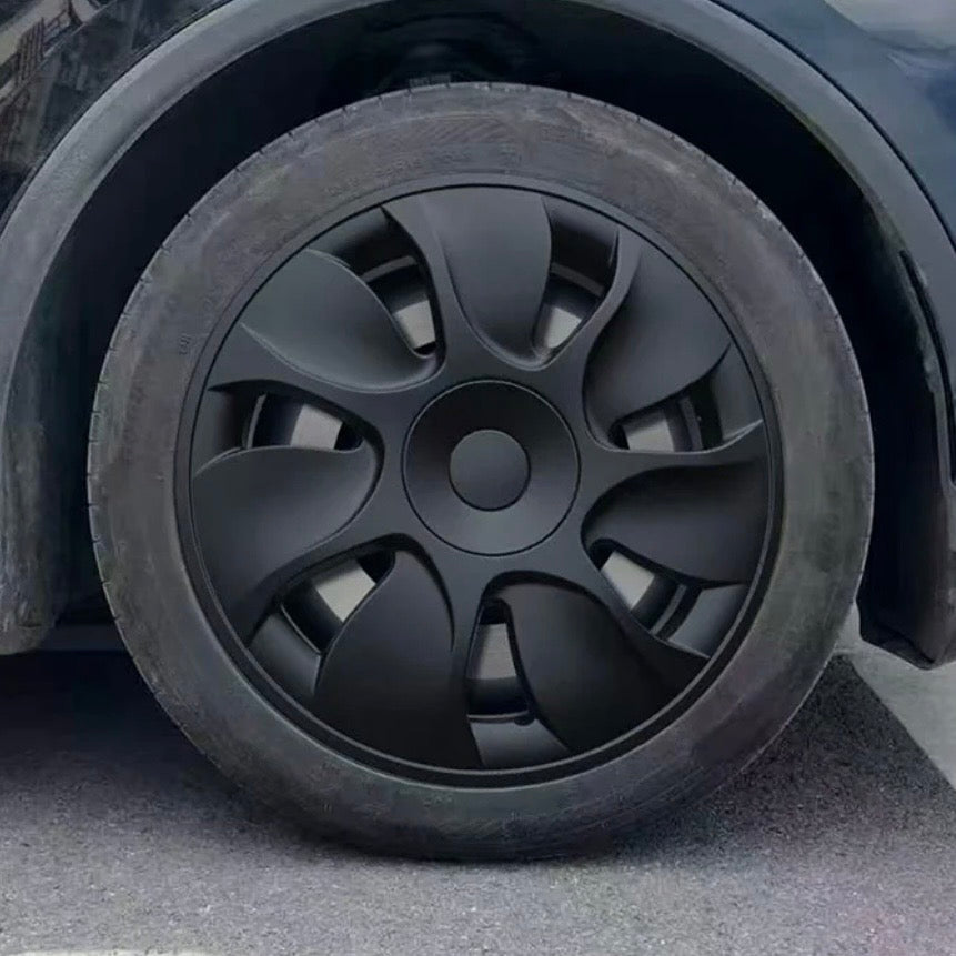 Copricerchio 18" Tesla Model Y Cyclone Style montato su ruota