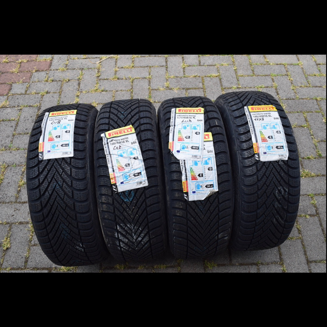 Set 4 Pirelli Cinturato Winter 195/45R16 84H XL - vista laterale