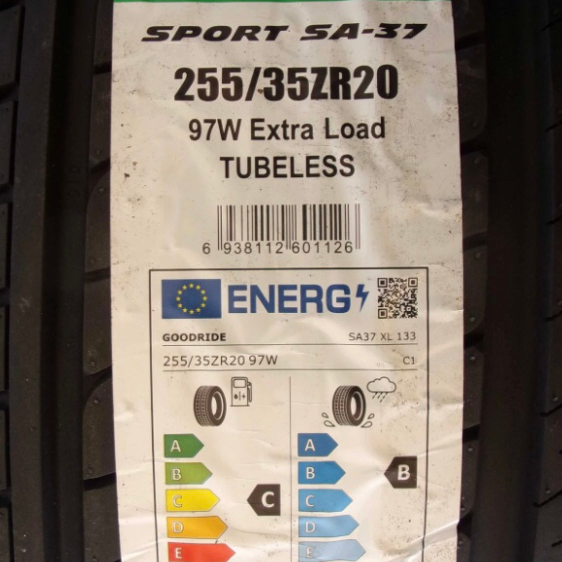 Etichetta Goodride Sport SA-37 255/35ZR20 97W XL con barcode e label energetica